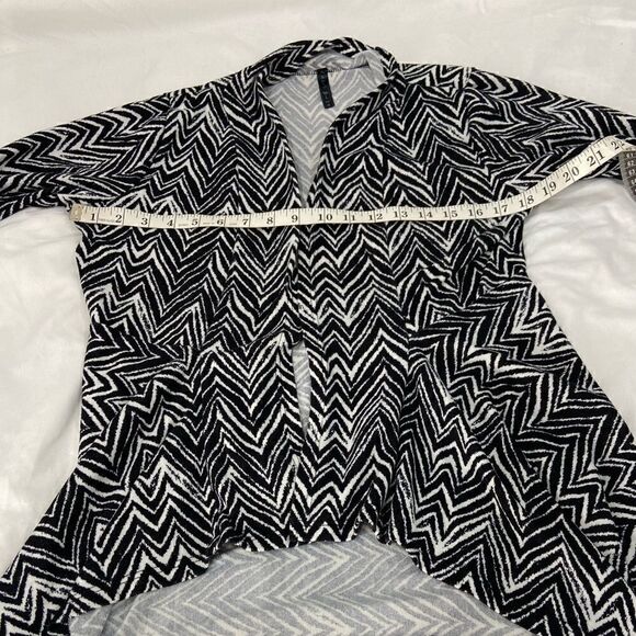 Ashley blu 3/4 ruched sleeve asymmetrical mosaic print cardigan size L - Picture 6 of 8